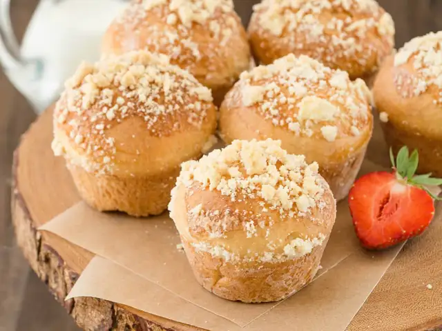 Czy kruche babeczki można piec w papierowych foremkach bez obaw?