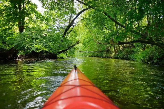 Spływ kajakowy Słupią: Twój kompleksowy przewodnik i planowanie