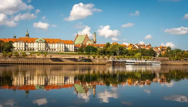 Najpiękniejsze miejsca w Warszawie, które musisz zobaczyć na własne oczy