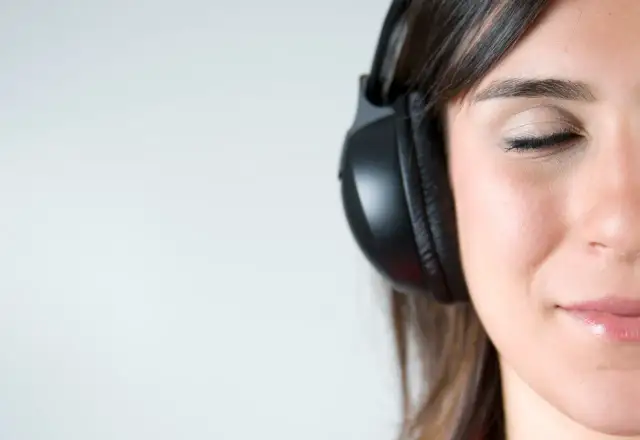 Jak muzyka wpływa na człowieka - emocje, rozwój i zachowanie