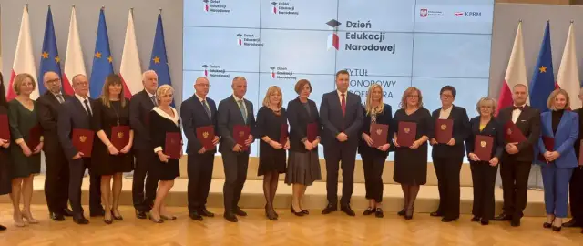 Ile zarabia honorowy profesor oświaty? Poznaj jednorazową gratyfikację