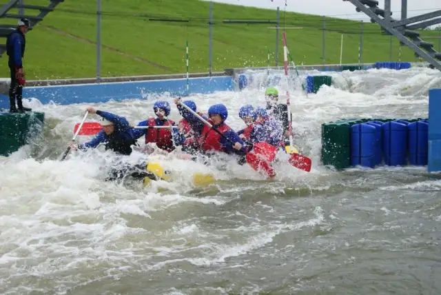 Tor kajakarstwa górskiego Kolna Kraków: Rafting, atrakcje i cennik
