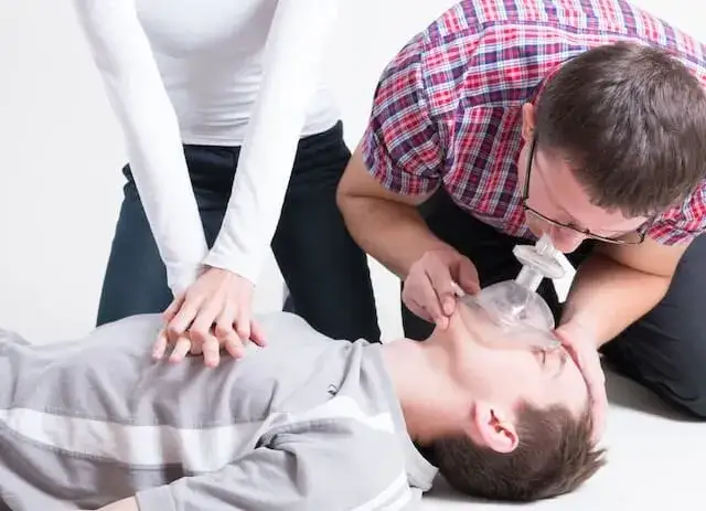 Ile kosztuje kurs pierwszej pomocy? Sprawdź ceny i wybierz najlepszą opcję dla siebie