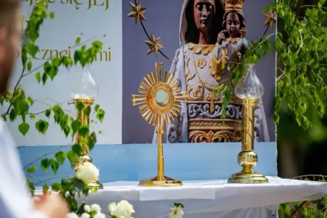 Jakie modlitwy po przyjęciu komunii świętej wzbogacą Twoją duchowość