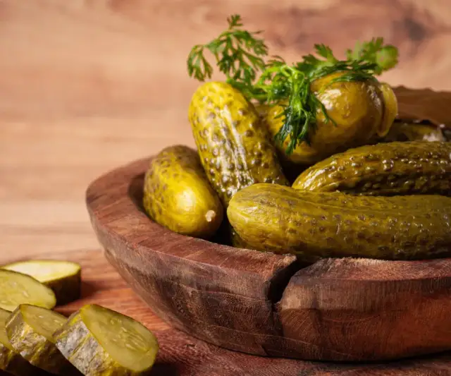 Tylko 11 kcal! Ogórki kiszone: Twój sekret na odchudzanie?
