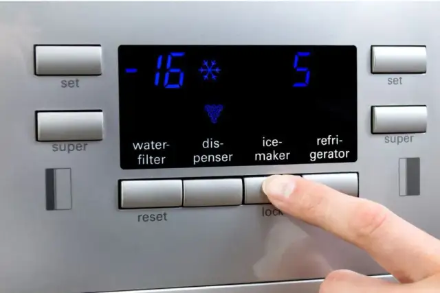 Kontrolki Whirlpool: Co sygnalizuje Twoja lodówka? Poradnik.