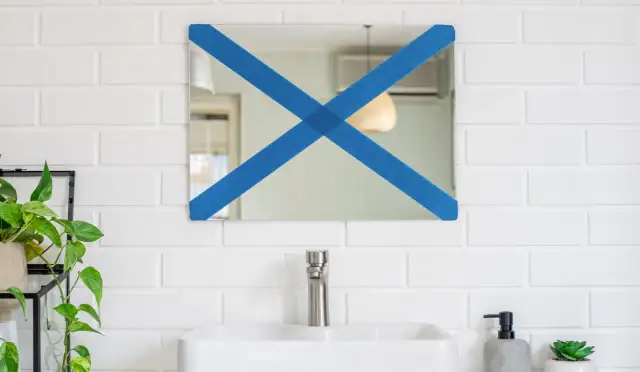 Odklej lustro od ściany bez potłuczenia! Sprawdzone metody