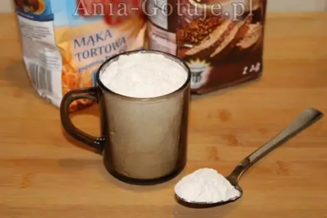 Ile waży szklanka mąki? Precyzyjne przeliczniki i porady eksperta