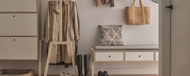 Elegancka aranżacja komody w przedpokoju - poznaj najlepsze pomysły i triki