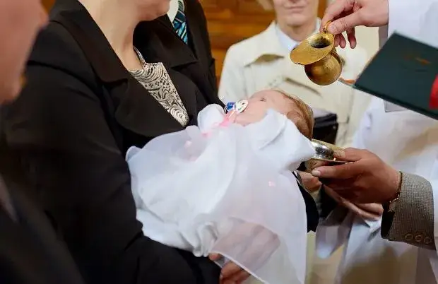 Czy konieczna jest spowiedź przed chrztem? Oto, co musisz wiedzieć