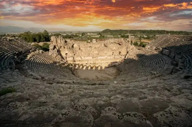 Ile trwa lot z Warszawy do Antalyi? Zaskakujące fakty o czasie przelotu