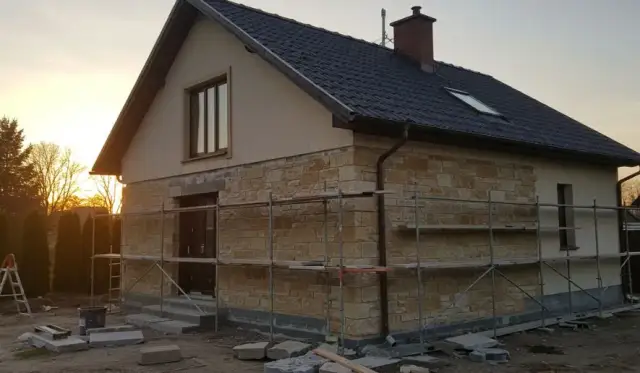 Jak ułożyć kamień dekoracyjny - uniknij najczęstszych błędów w montażu