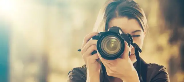 Czy fotograf to dobry zawód? Odkryj zalety i wyzwania tej kariery