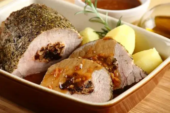 Co podać na świąteczny obiad? 10 wyjątkowych pomysłów na dania