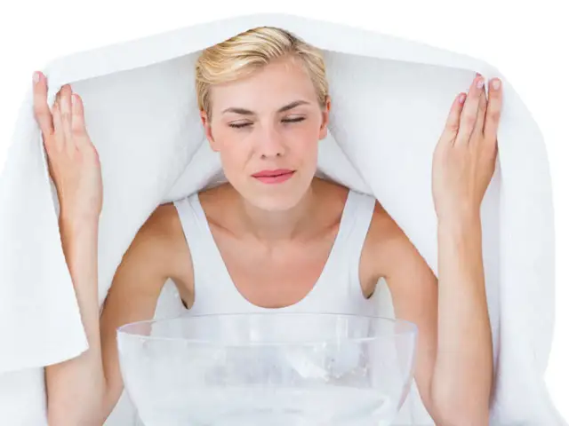 Suchy kaszel? Zrób inhalacje! Co wybrać, by poczuć ulgę i spać.