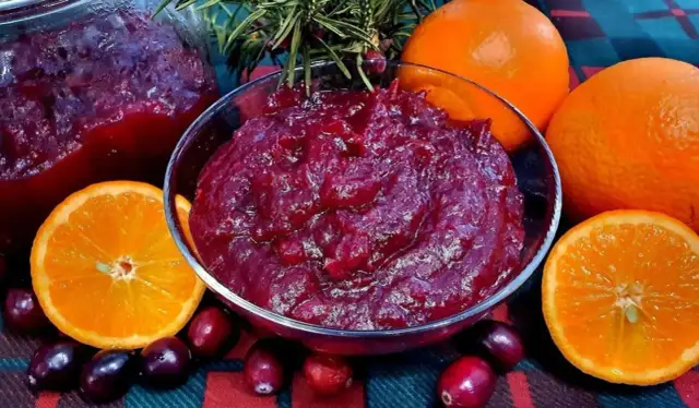 Perfekcyjny sos żurawinowy z suszonej żurawiny: Przepis krok po kroku