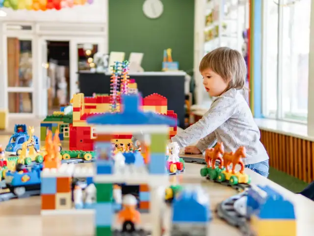 Co potrzeba do przedszkola? Niezbędne rzeczy, które musisz znać