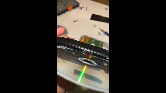 Jak włożyć płytę do PS5 - uniknij problemów z odtwarzaniem gier