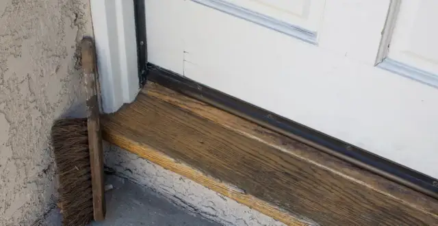 Jak zamontować próg drewniany? Poradnik krok po kroku