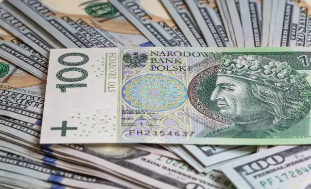 Limit gotówki w samolocie: 10 000 euro zgłoś lub zapłać!