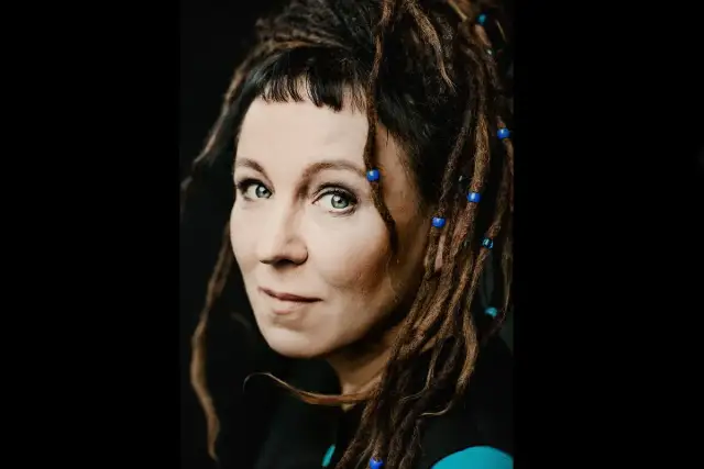 Olga Tokarczuk wiersz: odkryj niezwykłe emocje w jej poezji