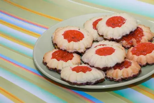 Jak zrobić szybkie ciastka w 15 minut – prosty przepis bez wysiłku