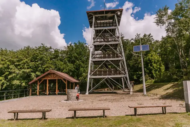 Bacówka na Brzance: Przewodnik po Pogórzu Ciężkowickim i Tatrach