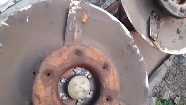 Jak wymienić łożyska w kosiarce rotacyjnej – uniknij kosztownych błędów