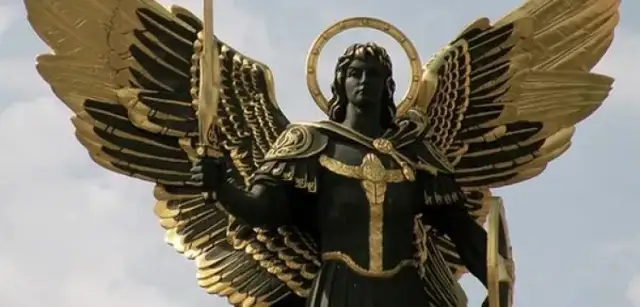 Rzeźba anioł – piękne symbole ochrony i duchowej obecności