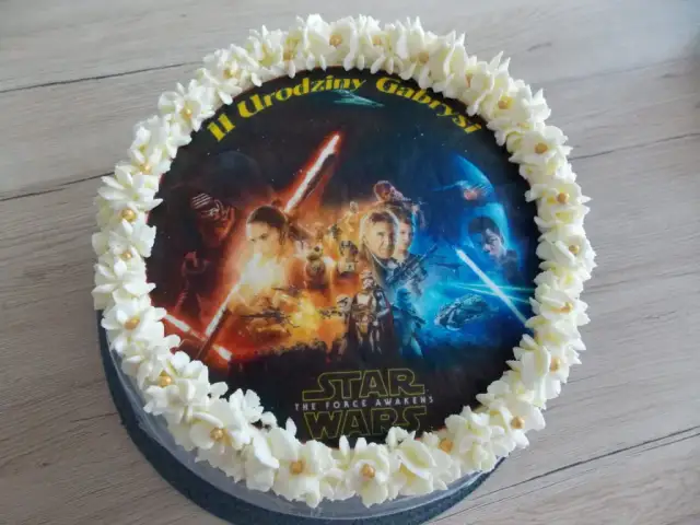 Jaki krem pod opłatek na tort – idealne rozwiązania dla perfekcyjnego tortu