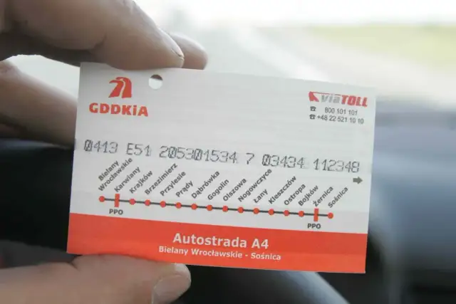 Bilet na autostradę A4 z zaznaczonymi miejscowościami i numerami.