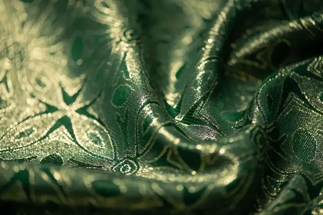 Tkanina na szaty liturgiczne krzyżówka – poznaj sekrety materiałów