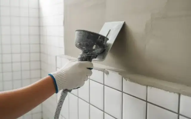 Jaki grunt do łazienki wybrać, aby uniknąć pleśni i wilgoci?