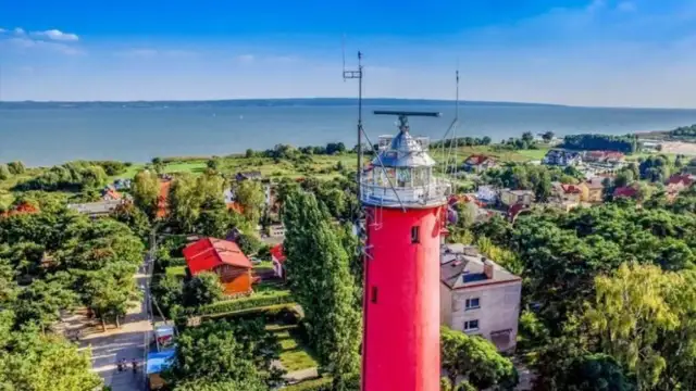 Czy warto jechać do Krynicy Morskiej? Odkryj atrakcje i zalety