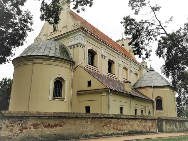 Sanktuarium w Świnicach Warckich – historia, znaczenie i atrakcje
