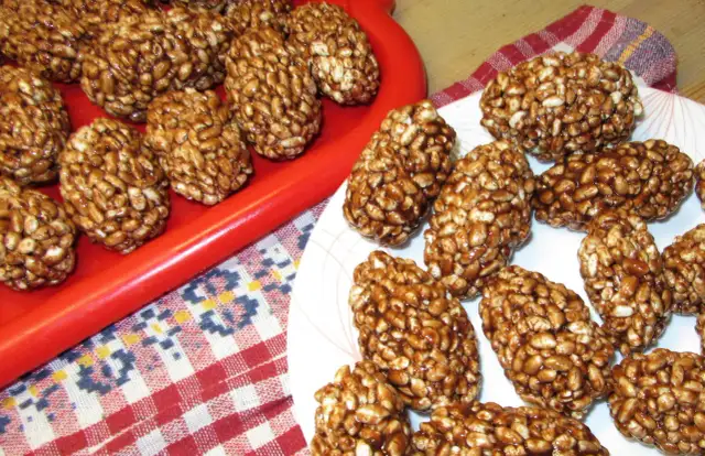 Szyszki z ryżu i krówek: kultowy smak dzieciństwa, przepis bez pieczenia