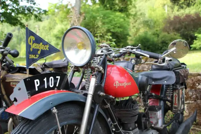 Rejestracja starego motoroweru bez dokumentów? Tylko jako zabytek!