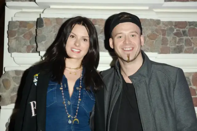 Czy Tomson ma żonę? Poznaj Annę Lach i ich szczęśliwą rodzinę.