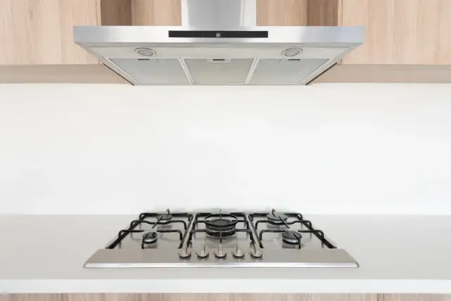 Jaki okap do kuchenki gazowej w bloku – uniknij błędów przy wyborze