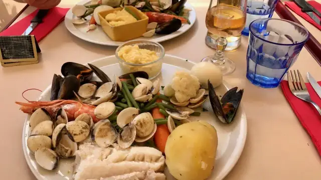 Gdzie zjeść w Nicei? Odkryj najlepsze restauracje i lokalne smaki