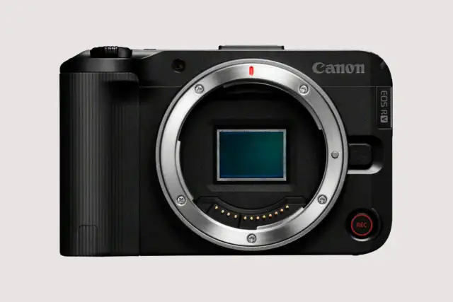 Pierwsza lustrzanka: Jaki model wybrać? Poradnik 2026