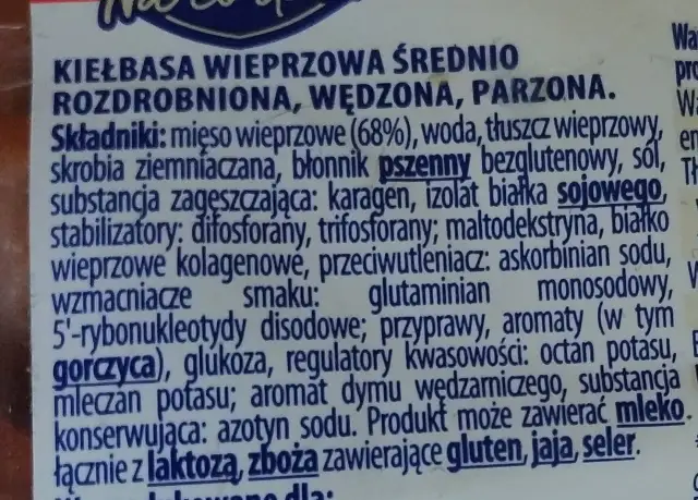 Fragment etykiety kiełbasy wieprzowej z widocznym składem i informacjami o produkcie.