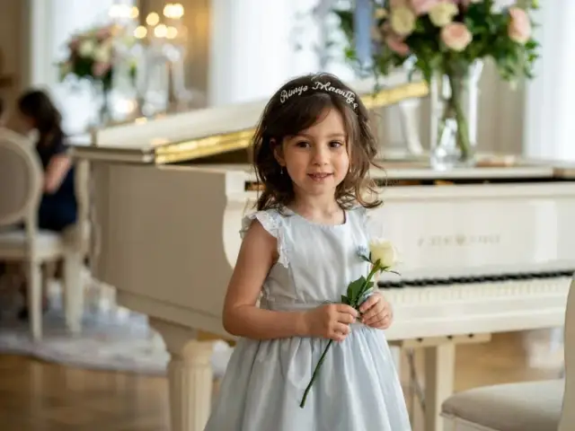 Strój dwulatka na wesele: Elegancja i komfort bez marudzenia?