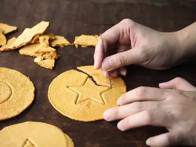 Jak zrobić ciastka ze Squid Game - prosty przepis na Dalgona cookies