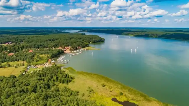 Jezioro Nidzkie - ukryty raj dla miłośników natury i rekreacji