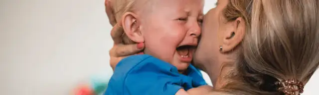 Skok rozwojowy 5 miesiąc objawy – jak rozpoznać lęk separacyjny?