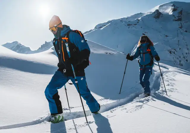 Jak prać kurtki narciarskie, aby nie zniszczyć ich wodoodporności