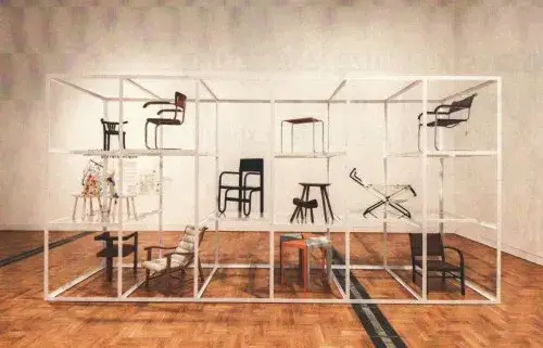 Czym może być krzesło w sztuce? Odkryj jego ukryte znaczenia