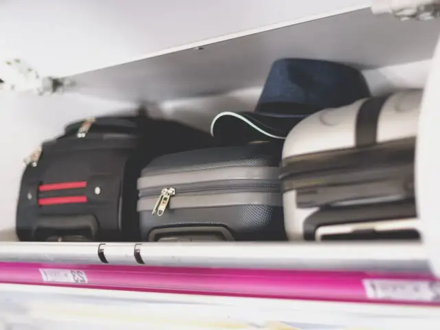 Co można przewieźć w bagażu podręcznym do Norwegii? Unikaj problemów!