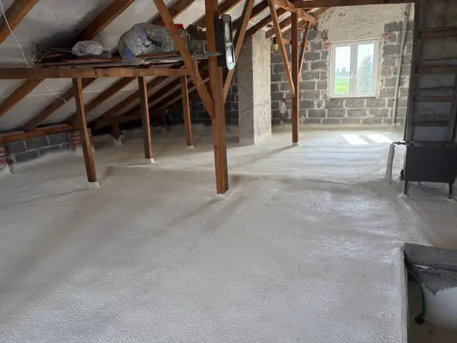 Ile kosztuje ocieplenie pianą PUR? Poznaj ceny i oszczędności
